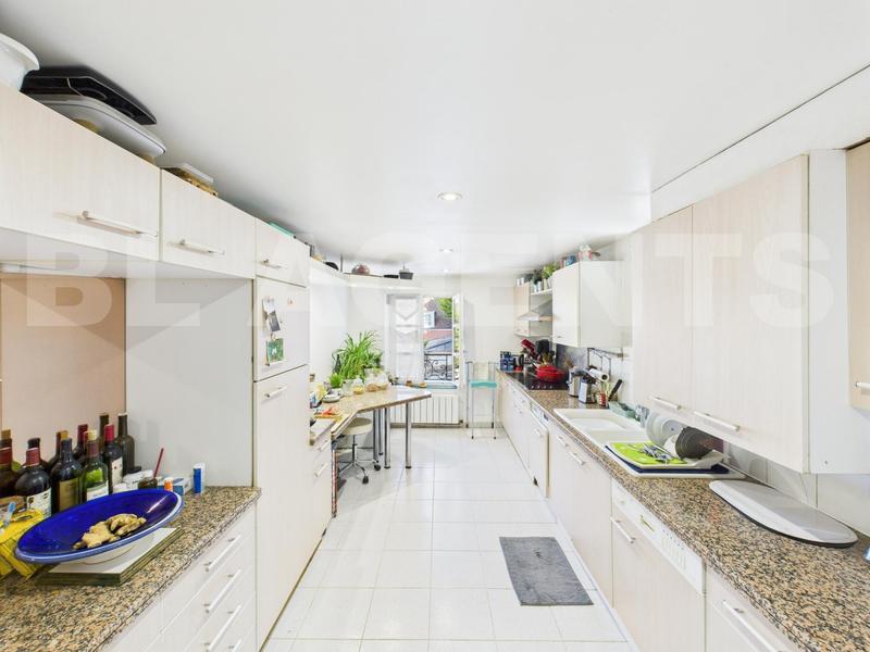 Appartement - 180 m² - 6 pièces