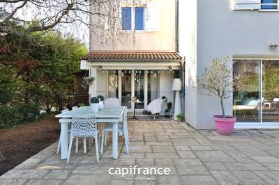 Maison - 157 m² - 8 pièces