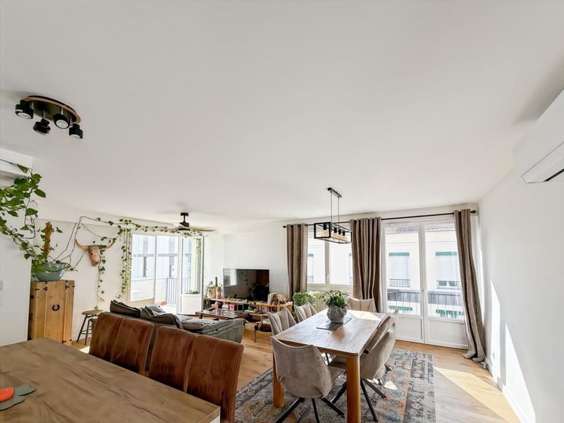 Penthouse - 83 m² - 3 pièces