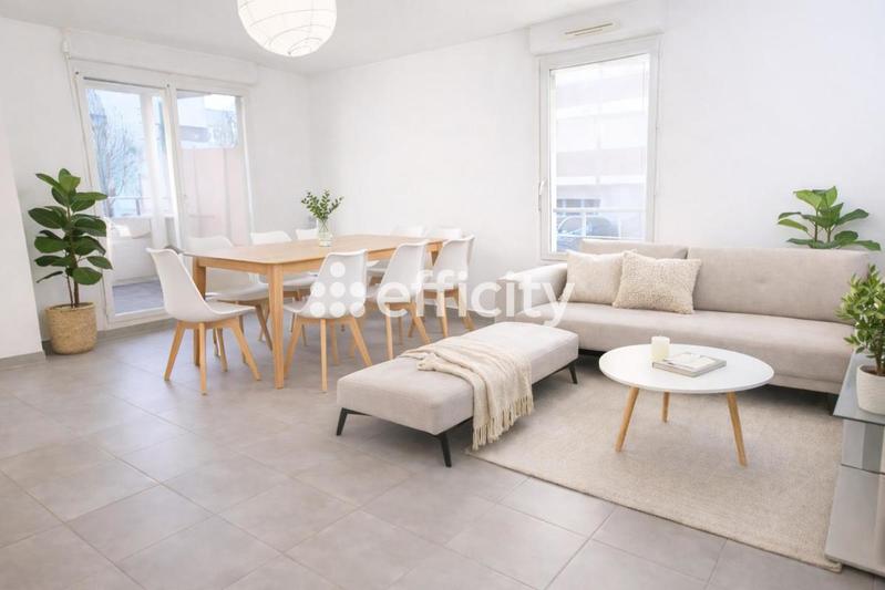 Appartement - 90 m² - 4 pièces