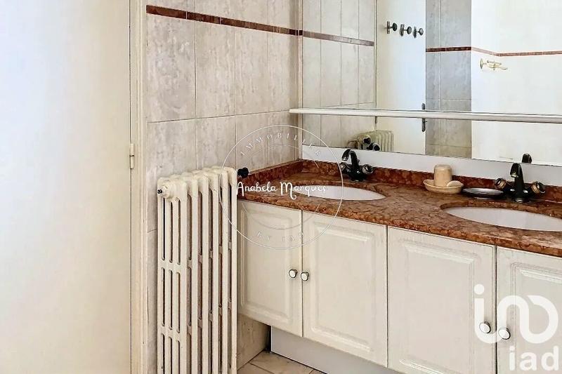 Maison - 200 m² - 8 pièces