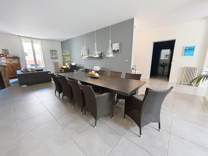 Maison bourgeoise - 350 m² - 8 pièces