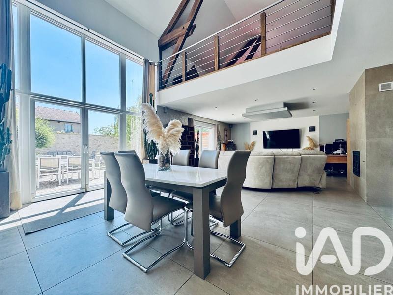 Maison de village - 242 m² - 7 pièces