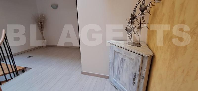 Maison - 256 m² - 12 pièces