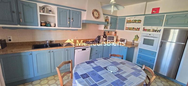 Propriété - 250 m² - 6 pièces