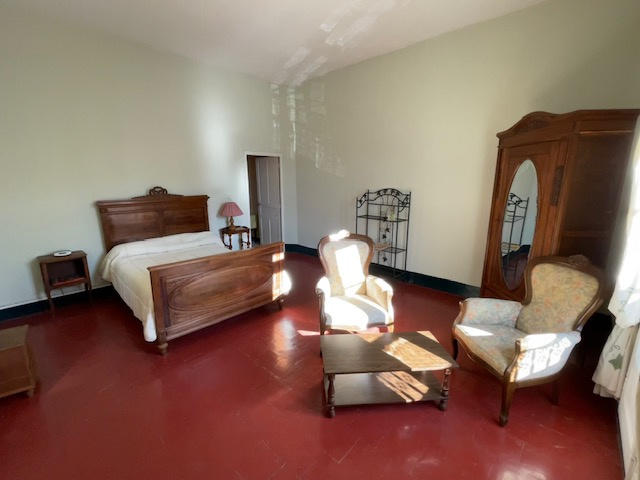 Maison - 275 m² - 10 pièces