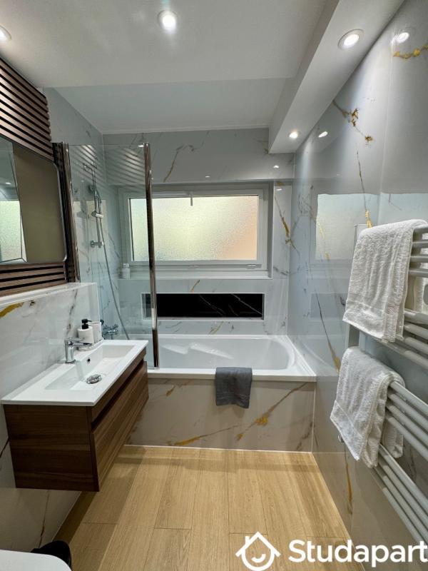 Chambre - 12 m² - 1 pièce