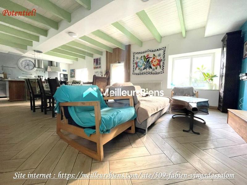 Propriété - 195 m² - 8 pièces