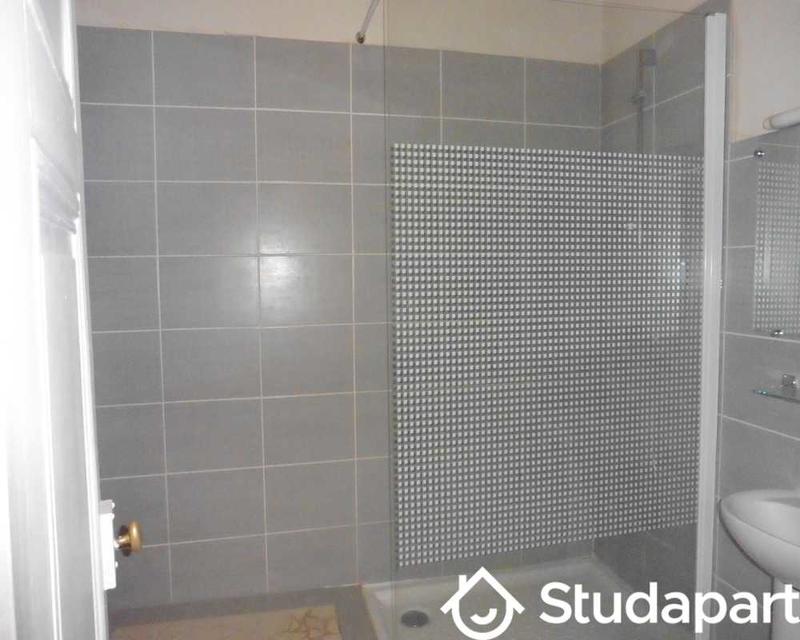 Chambre - 90 m² - 1 pièce