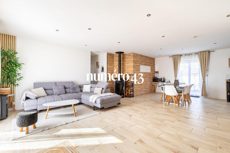 Maison - 90 m² - 4 pièces