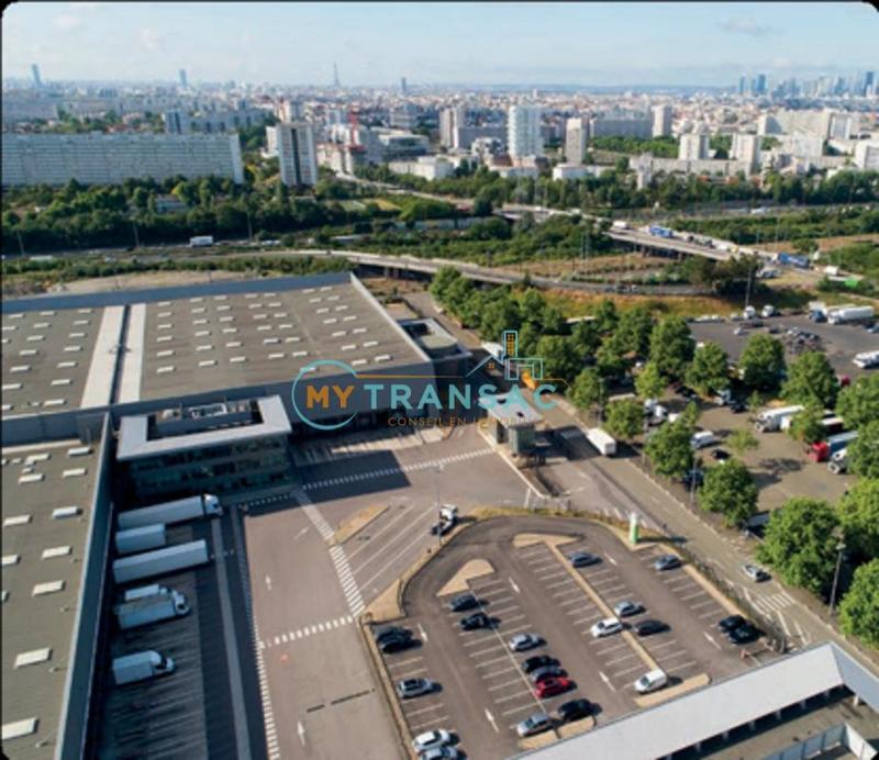 Entrepôt - 9 229 m²