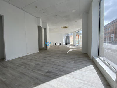 Local commercial - 77 m² - 3 pièces