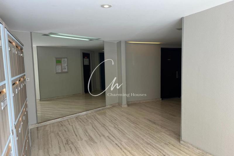 Appartement - 94 m² - 4 pièces