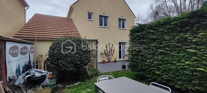 Maison - 105 m² - 5 pièces