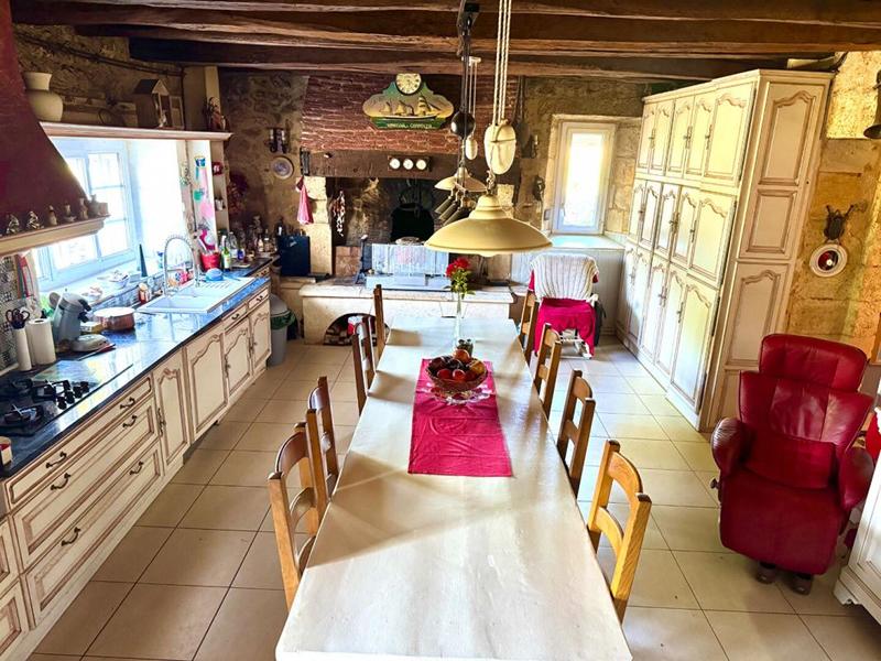 Propriété - 320 m² - 10 pièces