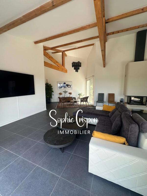 Villa - 186 m² - 8 pièces