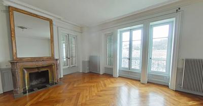 Appartement - 106 m² - 4 pièces