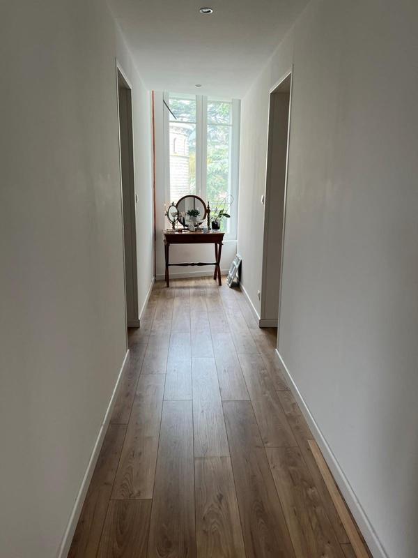 Maison - 210 m² - 7 pièces