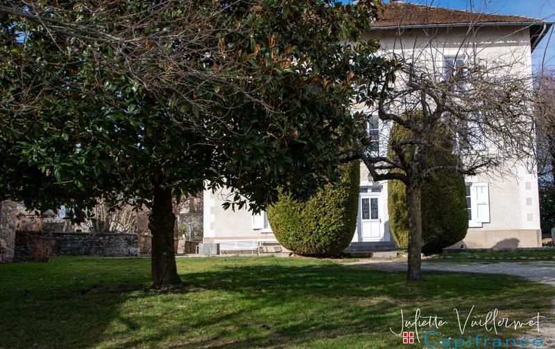Maison bourgeoise - 393 m² - 10 pièces