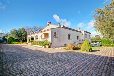 Maison - 203 m² - 7 pièces