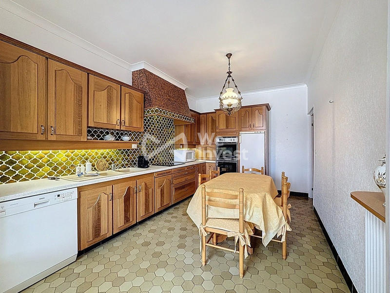 Maison - 157 m² - 10 pièces