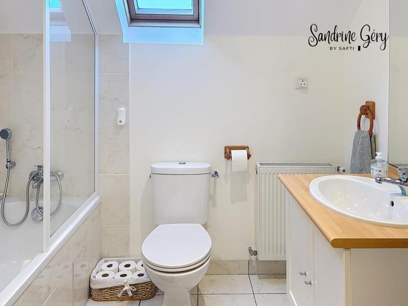 Maison - 90 m² - 6 pièces