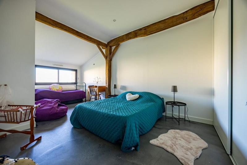 Propriété - 251 m² - 8 pièces