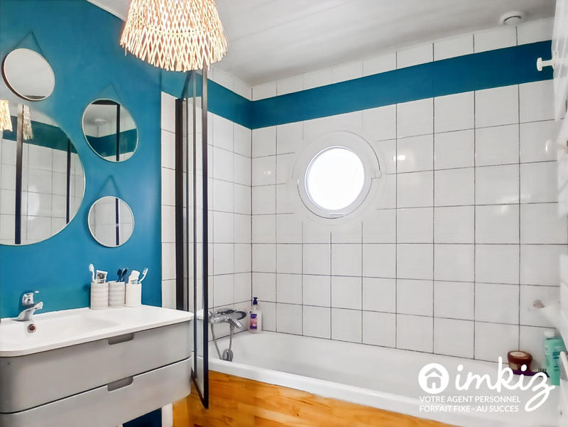 Maison - 252 m² - 8 pièces