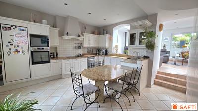 Maison - 191 m² - 8 pièces