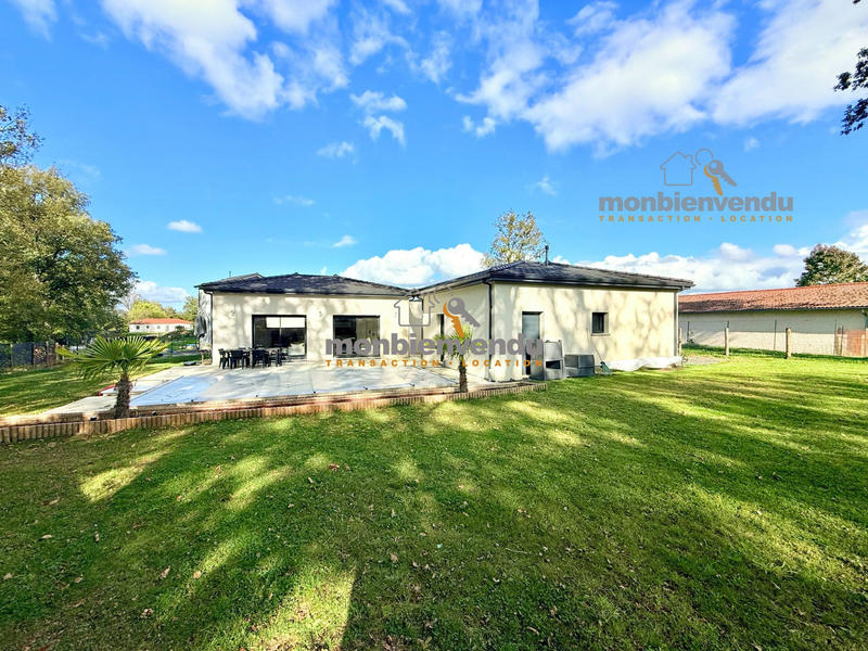 Maison traditionnelle - 117 m² - 4 pièces