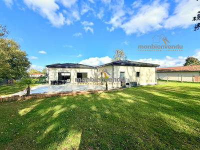 Maison traditionnelle - 117 m² - 4 pièces