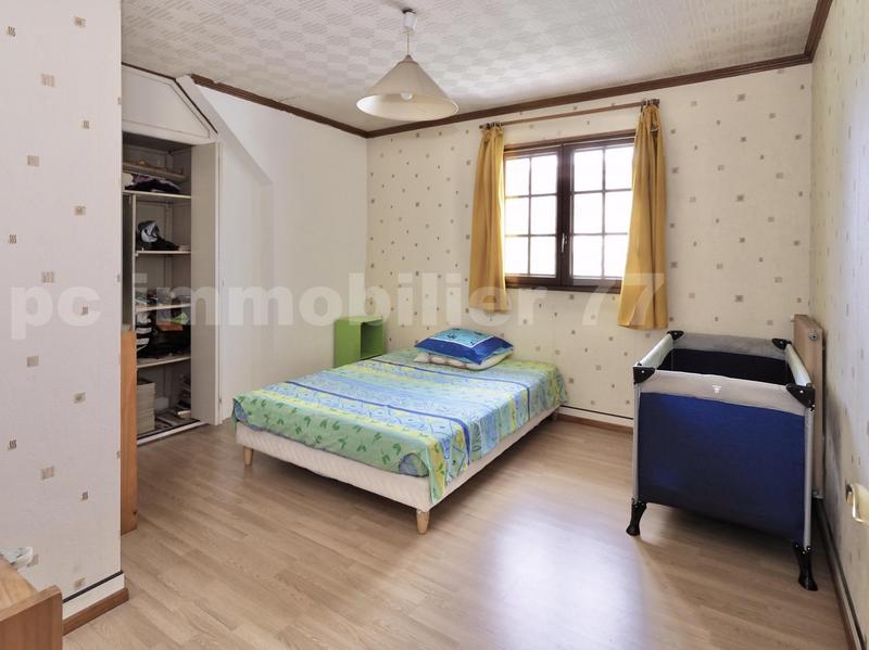 Maison traditionnelle - 154 m² - 7 pièces