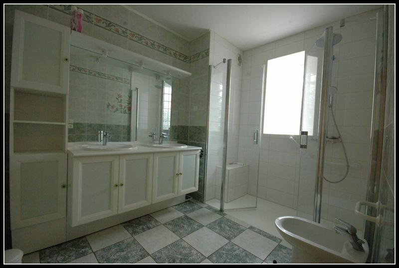 Maison traditionnelle - 200 m² - 6 pièces