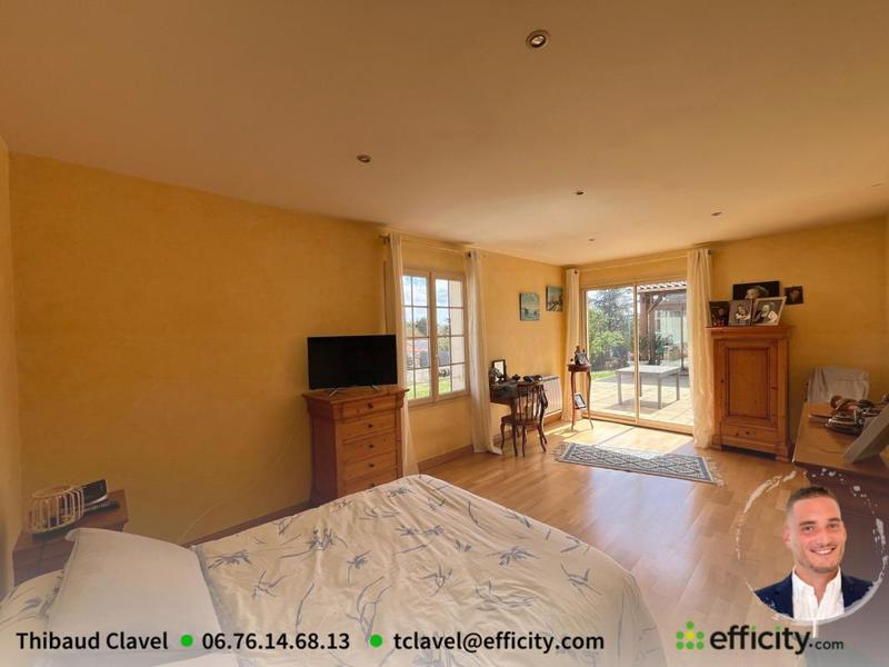 Maison - 208 m² - 6 pièces