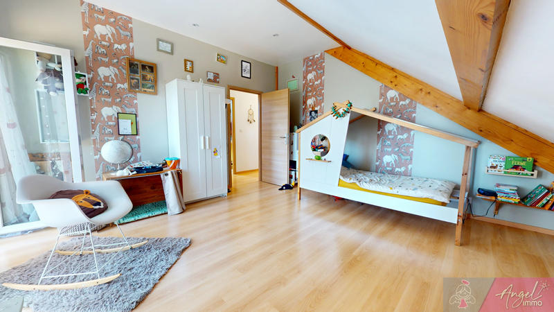 Maison - 234 m² - 10 pièces