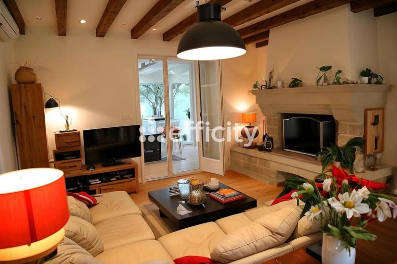 Maison - 270 m² - 10 pièces