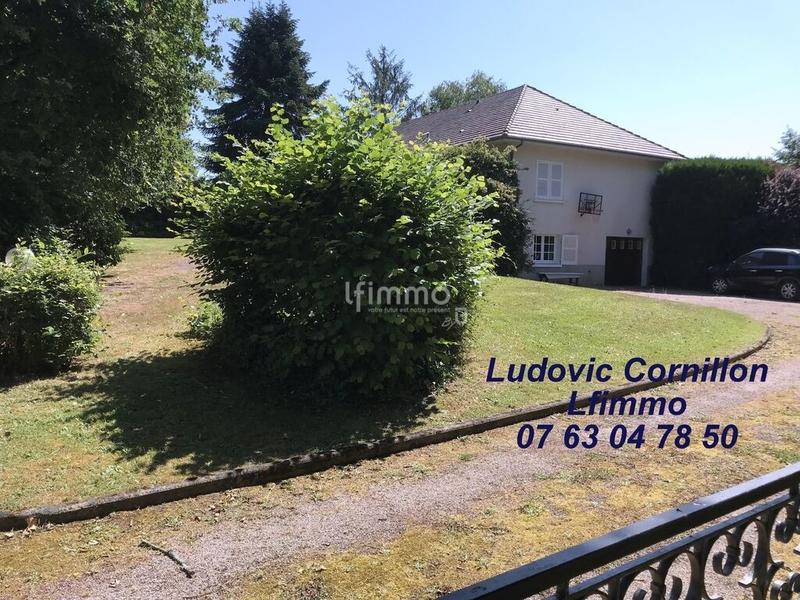 Maison - 207 m² - 11 pièces