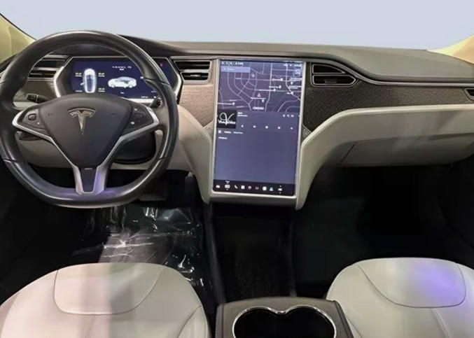 Tesla Model s Performance tva récupérable