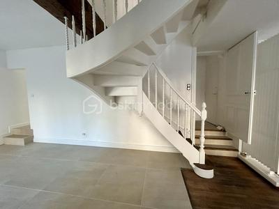 Maison de ville - 220 m² - 11 pièces