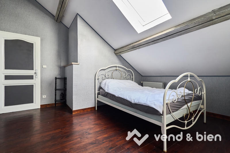 Maison - 229 m² - 7 pièces