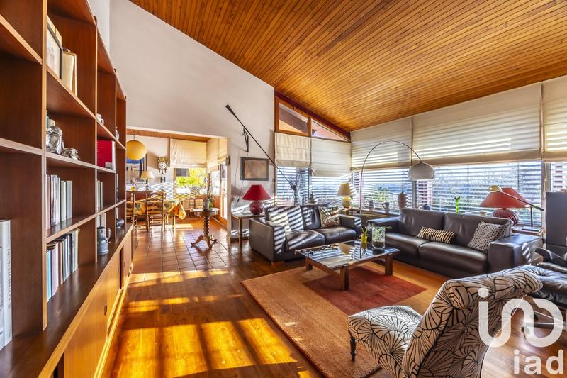 Maison - 300 m² - 6 pièces