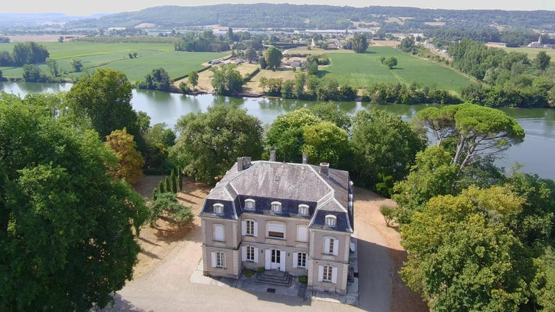 Château - 567 m² - 15 pièces