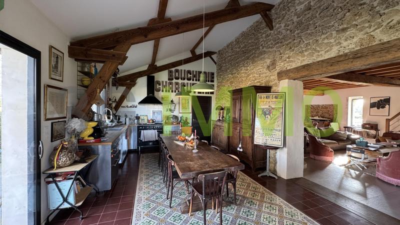 Grange - 212 m² - 6 pièces