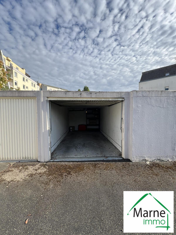 Parking / Garage - 15 m²
