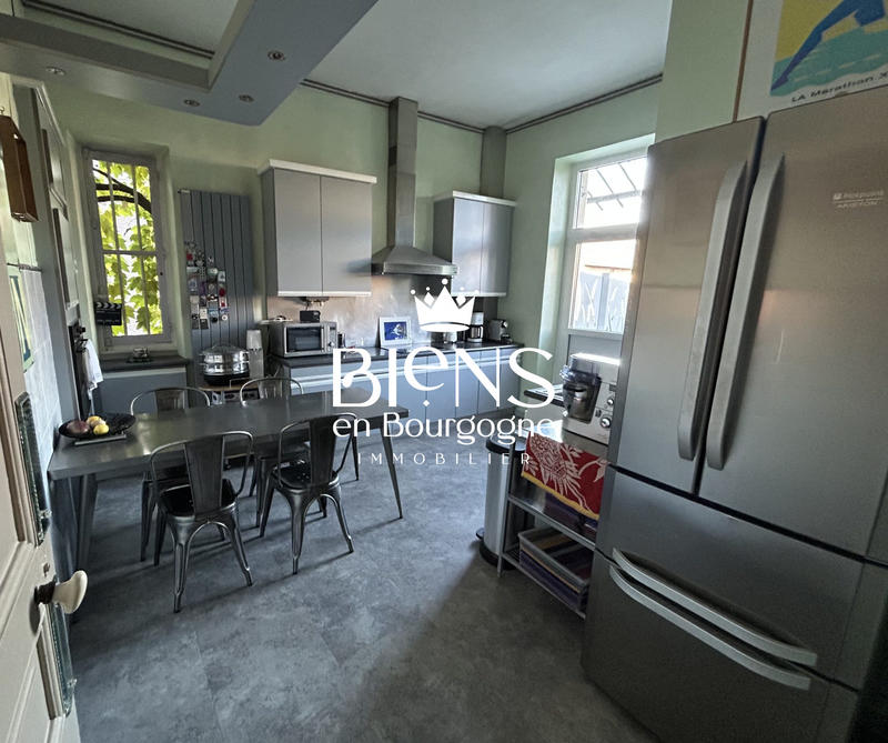 Maison ancienne - 200 m² - 9 pièces