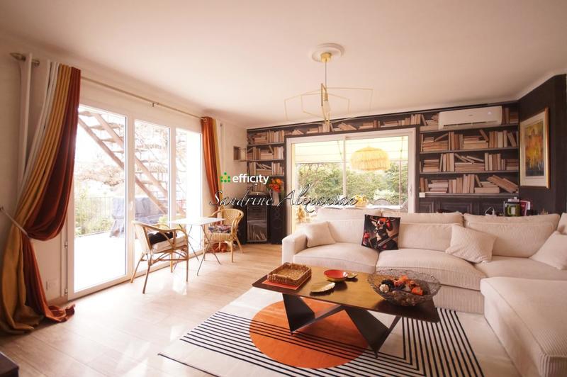 Maison - 200 m² - 6 pièces