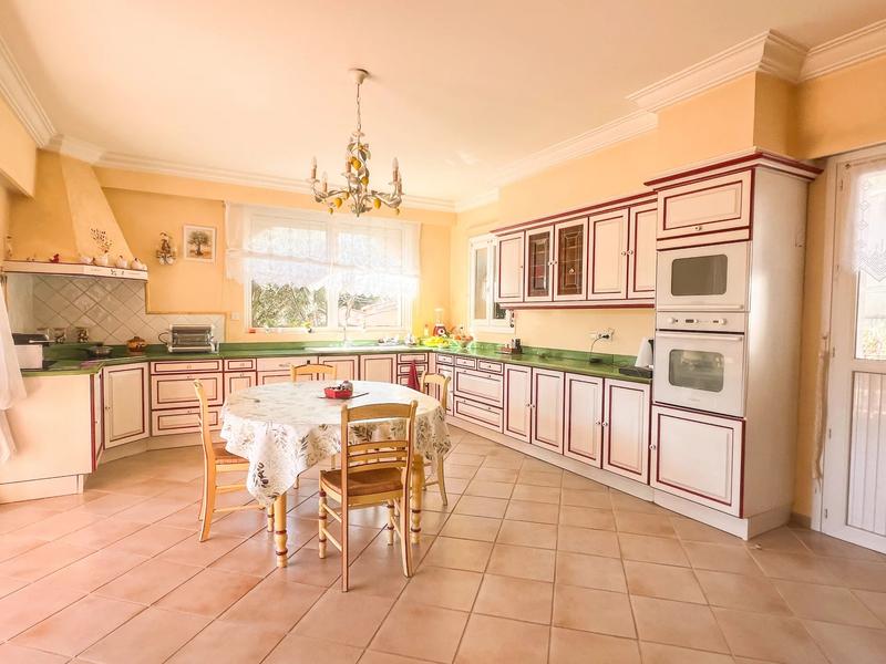 Villa - 174 m² - 6 pièces