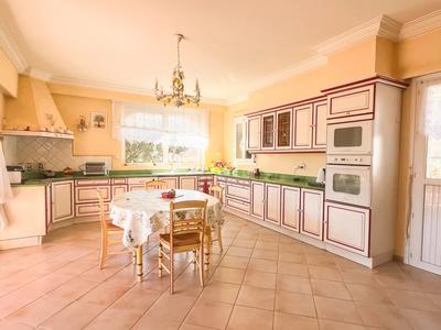 Villa - 174 m² - 6 pièces