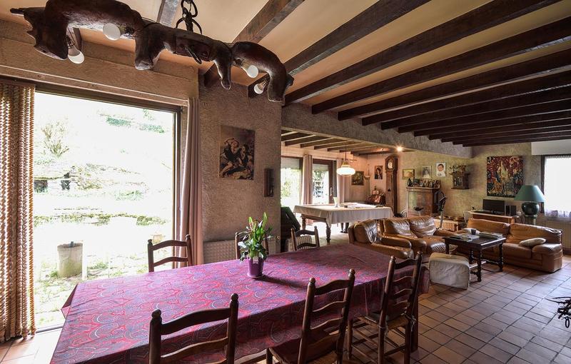 Maison - 335 m² - 11 pièces