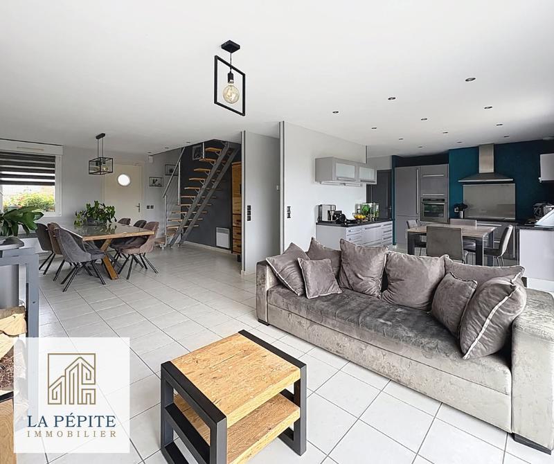 Maison - 122 m² - 6 pièces